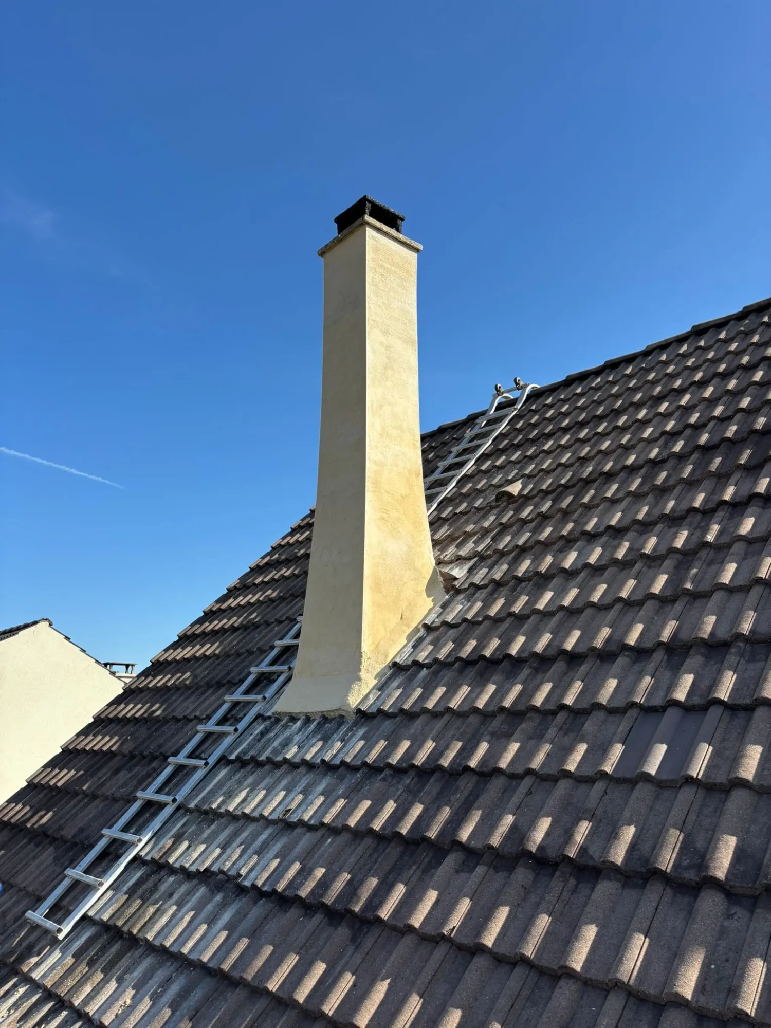 couvreur à avon disponible pour conseiller et accompagner les particuliers dans leurs projets de toiture en Île-de-France