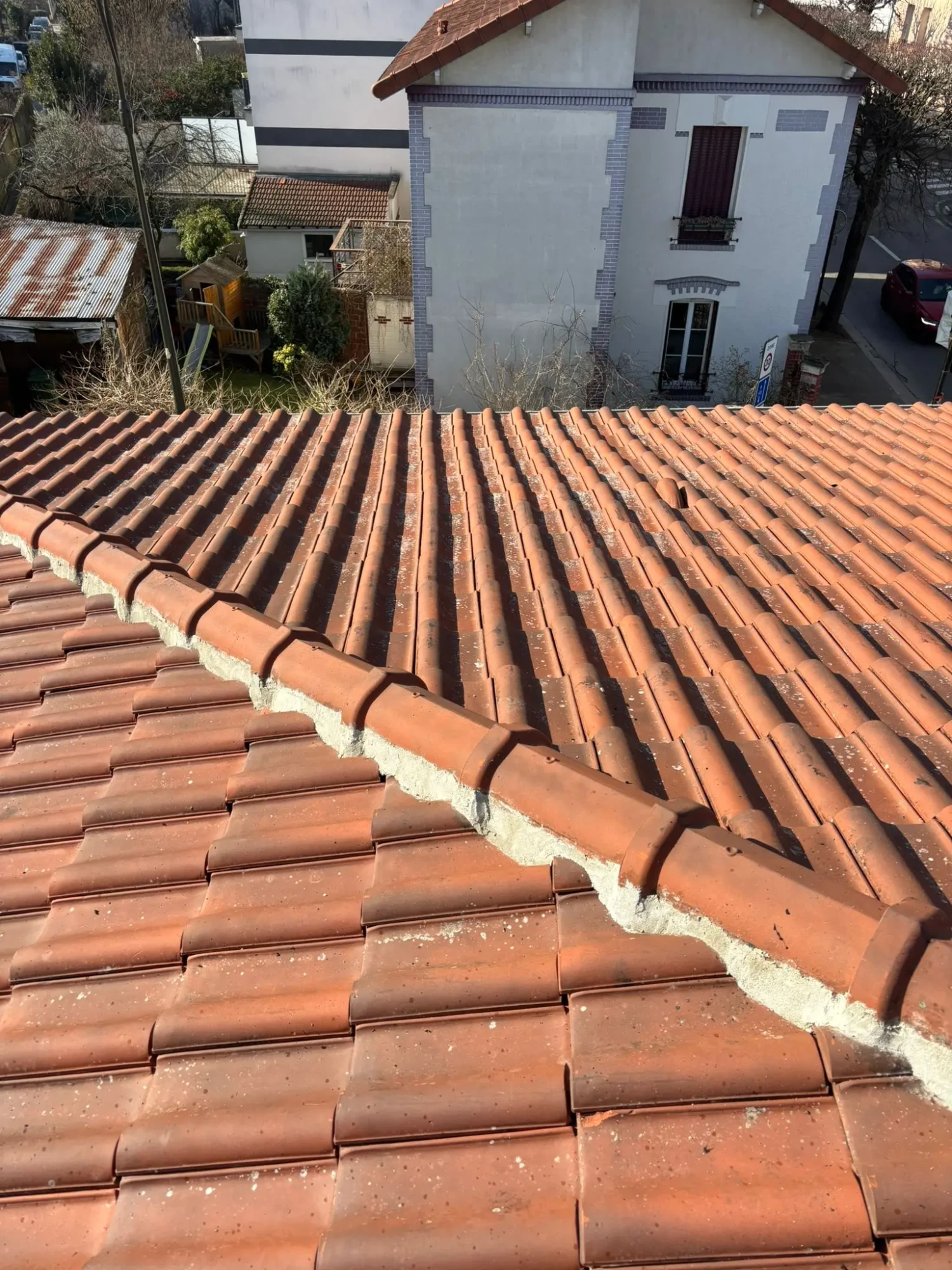 réalisations couvreur avon présentant des chantiers de toiture, zinguerie et façade réalisés avec soin par un artisan local