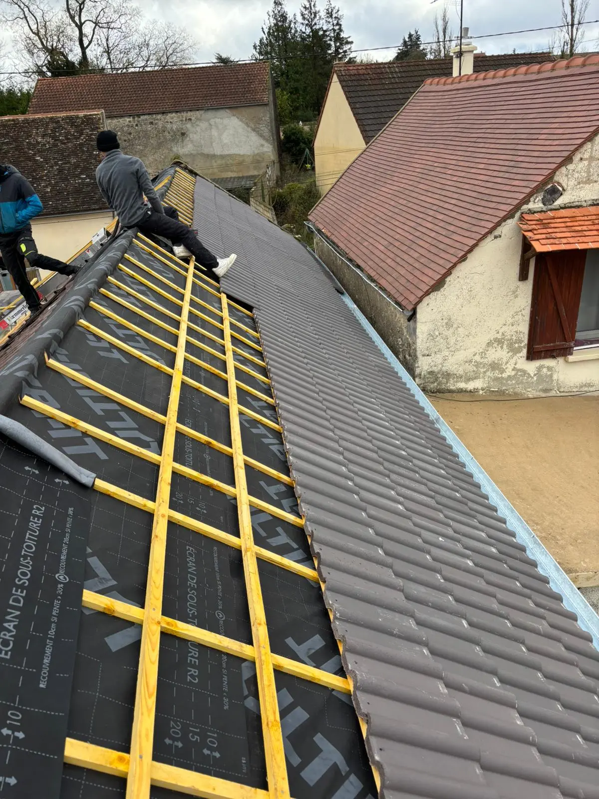 rénovation toiture avon permettant de protéger durablement la maison, prévenir les infiltrations et valoriser l’habitat